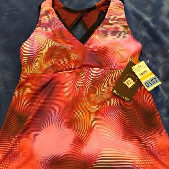 Nike Swim Tankini Top NWT Color Villain Red - Picture 1 of 5